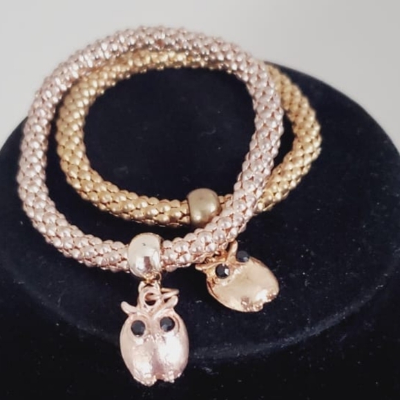 Gold Tone Wooven Wide Chain  Vermeil Bracelet. 🌴 - Picture 7 of 7